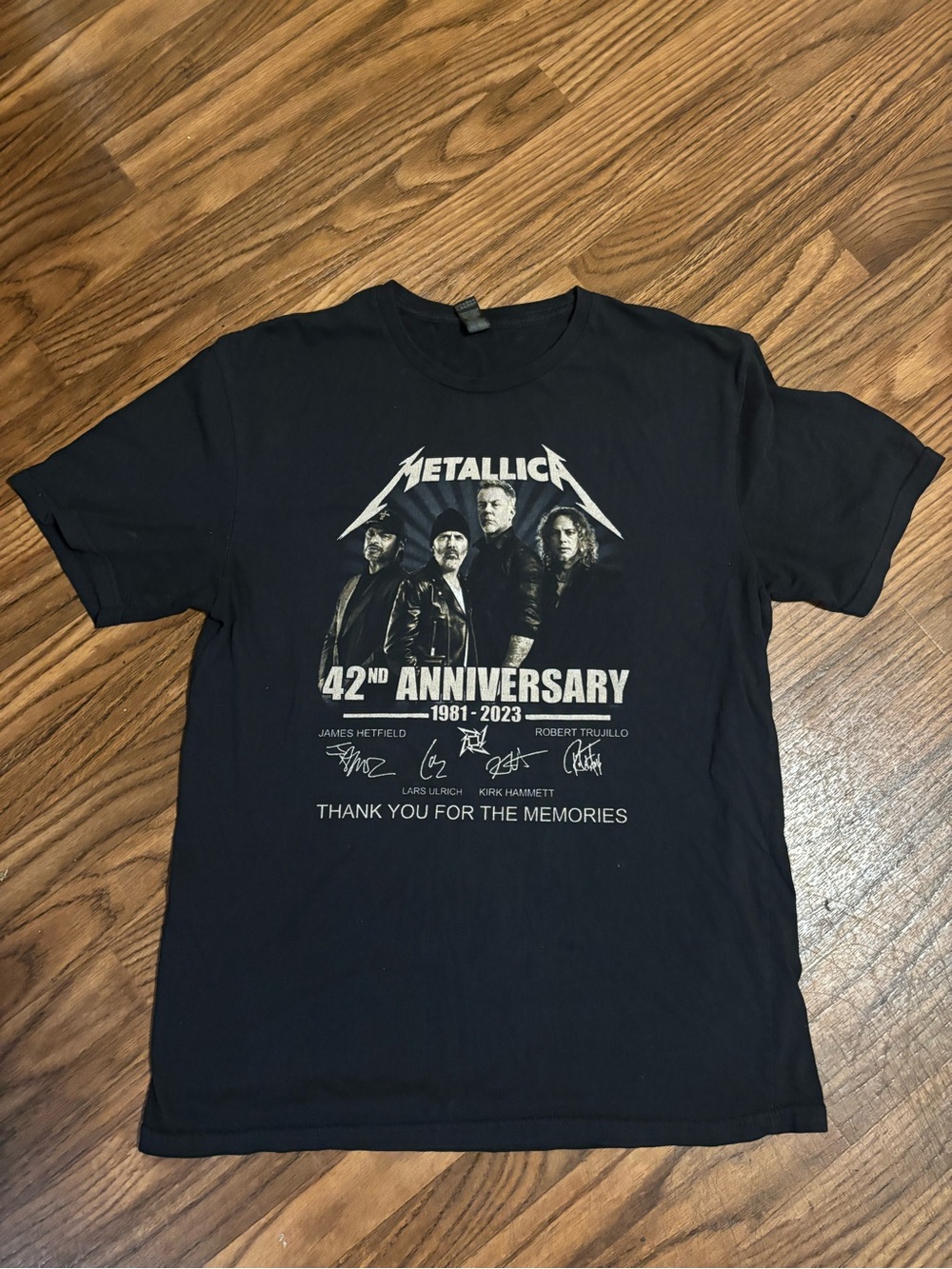 Metallica * 42nd Anniversary Design Tee * Unisex Large.